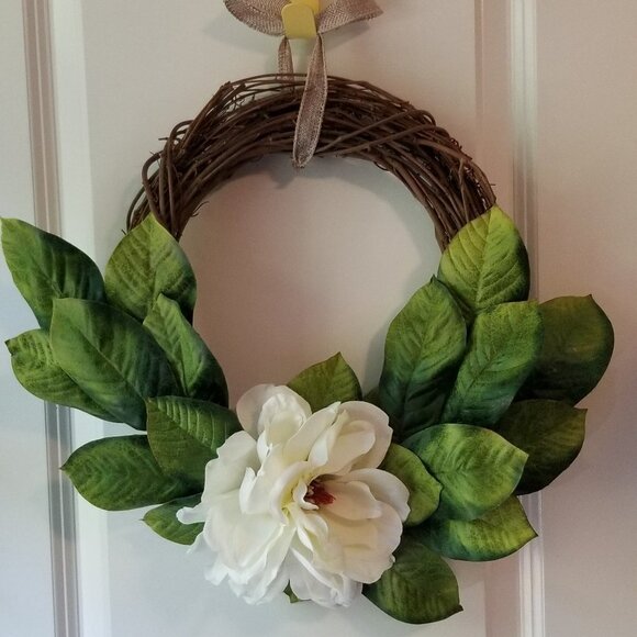Magnolia Grapevine Wreath Handmade New - Picture 1 of 4